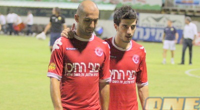 קנדה ואבוטבול מאוכזבים בסיום המשחק (משה חרמון)