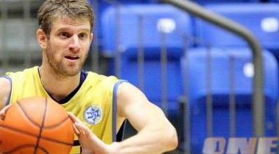 אלון שטיין. שיחק באולם (משה חרמון) אלון שטיין. שיחק באולם (משה חרמון)