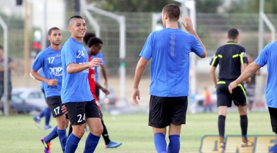 עידו אקסברד חוגג ניצחון במשחק אימון (יניב גונן)