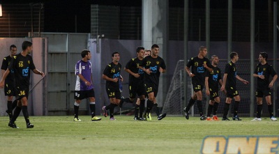 הבית&qout;רים חוגגים בווינטר (גיא בן זיו)