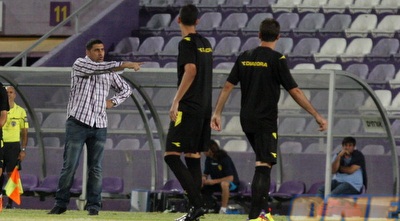 יובל נעים. &qout; (גיא בן זיו)