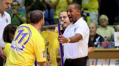 הטקס לדריק שארפ (יניב גונן)