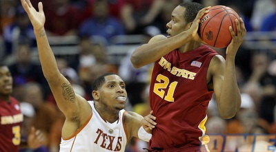 קרייג ברקינס (עם הכדור). באשדוד מרוצים מהשחקן הצעיר (GettyImages)