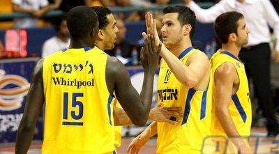 גיא פניני, דייויד בלו ושון ג´יימס. טיול במלחה (שי לוי) גיא פניני, דייויד בלו ושון ג´יימס. טיול במלחה (שי לוי)