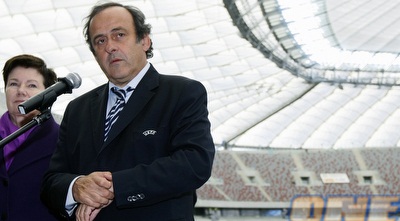 פלאטיני נואם (רויטרס)