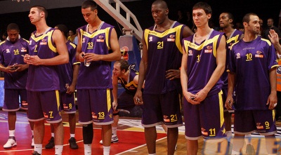 שחקני חולון העצובים בסיום (יוסי ציפקיס) שחקני חולון העצובים בסיום (יוסי ציפקיס)