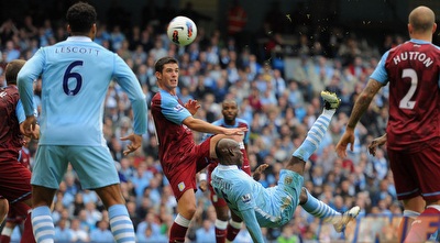 מריו באלוטלי עם המספרת (GettyImages) מריו באלוטלי עם המספרת (GettyImages)