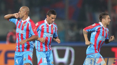 אלמירון ושחקני קטאניה חוגגים (GettyImages)