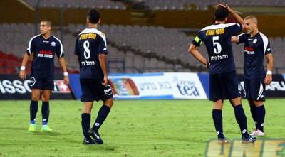 שחקני מכבי פ&qout;ת בהלם (יניב גונן)