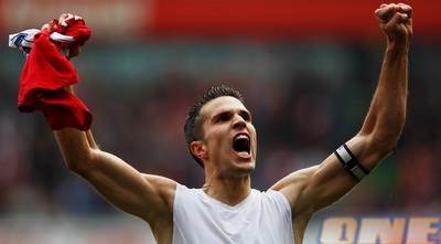 רובין ואן פרסי חוגג ניצחון ענק (GettyImages)