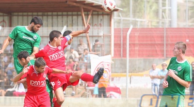 נסראלדין נוגח. כמעט שער ראשון לירוקים (משה חרמון) נסראלדין נוגח. כמעט שער ראשון לירוקים (משה חרמון)