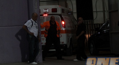 מומי זפרן מפונה באמבולנס לבית החולים תל השומר (איתי ישראל)