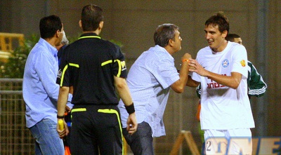 סטפן שצ´פוביץ´ חוגג את השער עם אלי כהן (יניב גונן)