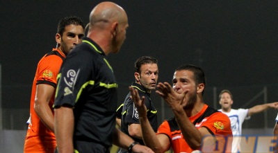 ישראל זגורי מנסה לשכנע את גרינפלד. זה לא עזר לו (איתי ישראל)