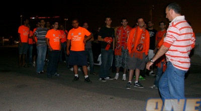 אוהדי ראשל&qout;צ עם רביב ספיר (יניב גונן) אוהדי ראשל&qout;צ עם רביב ספיר (יניב גונן)