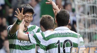 שחקני סלטיק חוגגים (רויטרס)