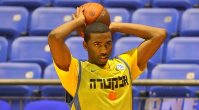 קית´ לנגפורד מתכונן לסרבים (יניב גונן)