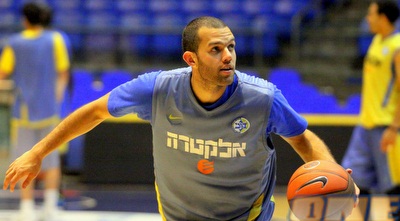 ג´ורדן פארמר. &qout;לא פעל לקבלת אזרחות&qout; (יניב גונן)