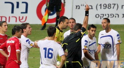 נאור פסר מקבל אדום (משה חרמון)