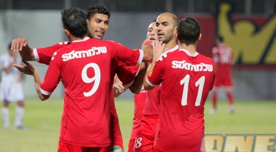 שחקני הפועל חוגגים (משה חרמון)