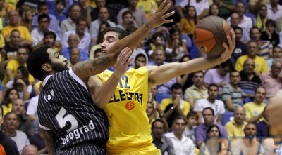 לואו שומר על אוחיון (יוסי ציפקיס)