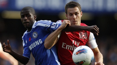 ראמירז נאבק עם ארון ראמזי (רויטרס) ראמירז נאבק עם ארון ראמזי (רויטרס)