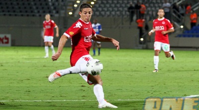 אלרואי כהן בועט את השני של האדומים מהאוויר (שי לוי)