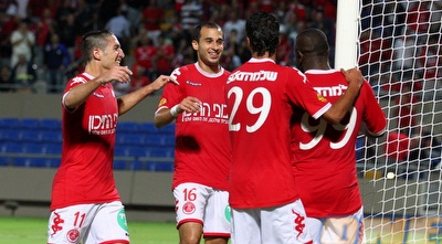 דמארי בא להודות לטוטו אחרי השער השלישי (שי לוי)