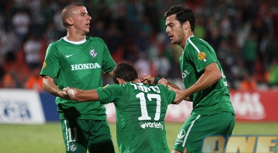 ורד ותמיר כהן עוזרים לתורג´מן לקום אחרי השער (משה חרמון) ורד ותמיר כהן עוזרים לתורג´מן לקום אחרי השער (משה חרמון)