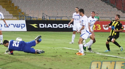 ולאחר מכן אצל גל ניר (משה חרמון)