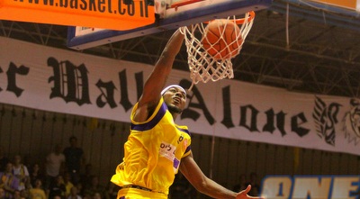 רון לואיס (יניב גונן)