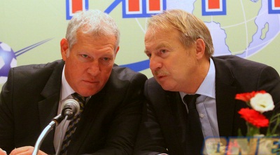 ואן סגלן ואלטר משוחחים במהלך מסיבת העיתונאים (יניב גונן)