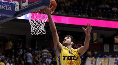 יוגב אוחיון בדרך לשתיים קלות (יוסי ציפקיס)