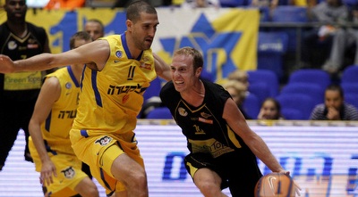 ליאור ליפשיץ מתקשה מול בורשטיין (יוסי ציפקיס)