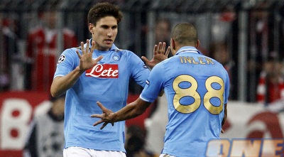 פדריקו פרננדס חוגג עם אינלר (רויטרס)