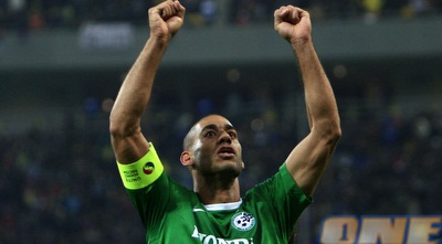 יניב קטן חוגג את השער (רויטרס)