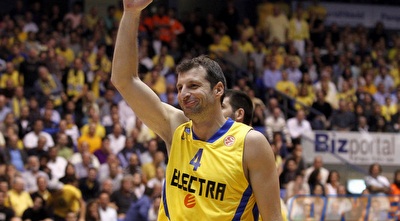 פפאלוקאס. &qout;עושה את כולם טובים יותר&qout; (יוסי ציפקיס) פפאלוקאס. &qout;עושה את כולם טובים יותר&qout; (יוסי ציפקיס)