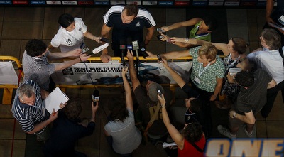 איאן ת´ורפ עונה לשאלות (GettyImages)