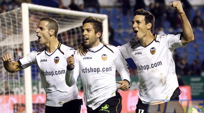 שחקני ולנסיה חוגגים (רויטרס) שחקני ולנסיה חוגגים (רויטרס)