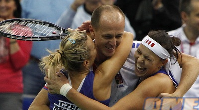 פשקה והארדקה חוגגות (רויטרס)