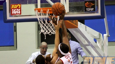 ג´וזף ג´ונס (איתי ישראל)