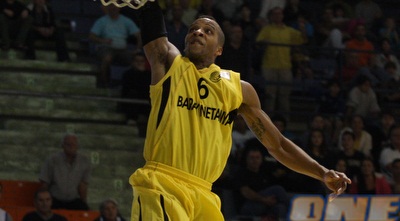 אדריאן בנקס. &qout;חייבים להביא את האגרסיביות&qout; (יניב גונן) אדריאן בנקס. &qout;חייבים להביא את האגרסיביות&qout; (יניב גונן)