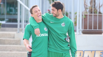 עזריאל עם בוקולי. התלונן על כאבים (עמית מצפה)