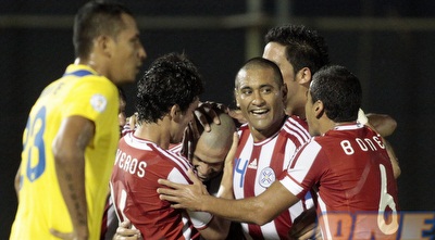 דאריו ורון חוגג עם חבריו ניצחון (רויטרס)