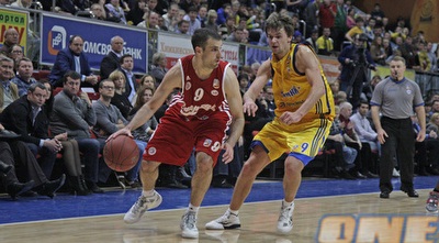 יותם הלפרין (ONE) יותם הלפרין (ONE)