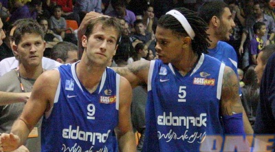 מיצ´ל וברקוביץ´. האחרון פוגש את קבוצתו לשעבר (משה חרמון)