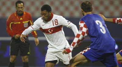 קאזים קאזים מול יוסיפ שימוניץ´ (רויטרס) קאזים קאזים מול יוסיפ שימוניץ´ (רויטרס)