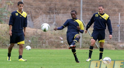 מושיקו לוגסי, רחמים צ´קול, רועי קהת (ליאור טימור)