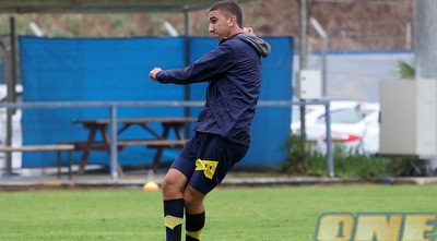 מונס דאבור מנסה את כוחו. תורגל כקשר ימני (ליאור טימור)