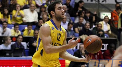 יוגב אוחיון. מזל שהוא בא לעבודה (יוסי ציפקיס)